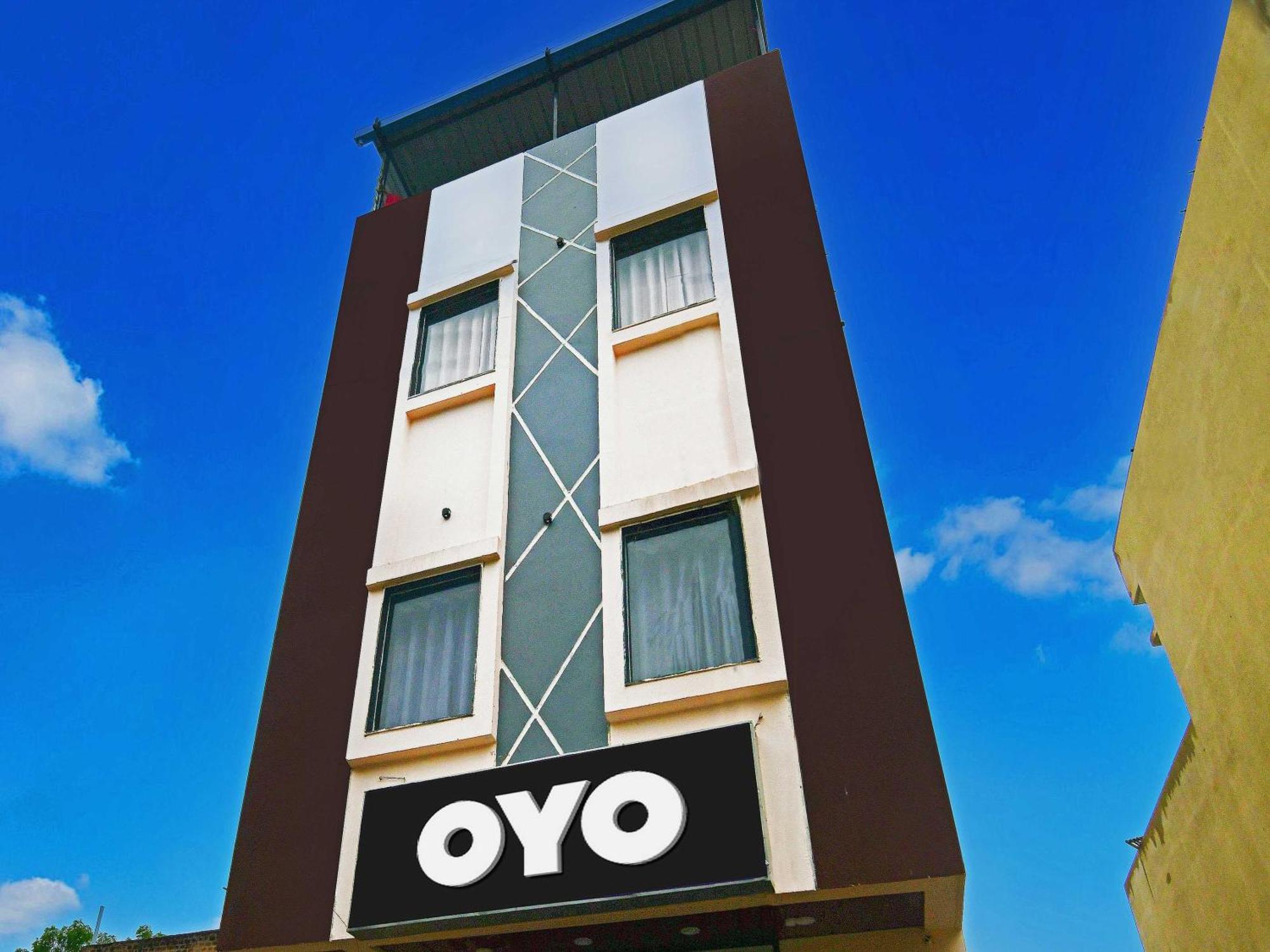 Oyo Flagship Hotel Blue Tick インドール エクステリア 写真