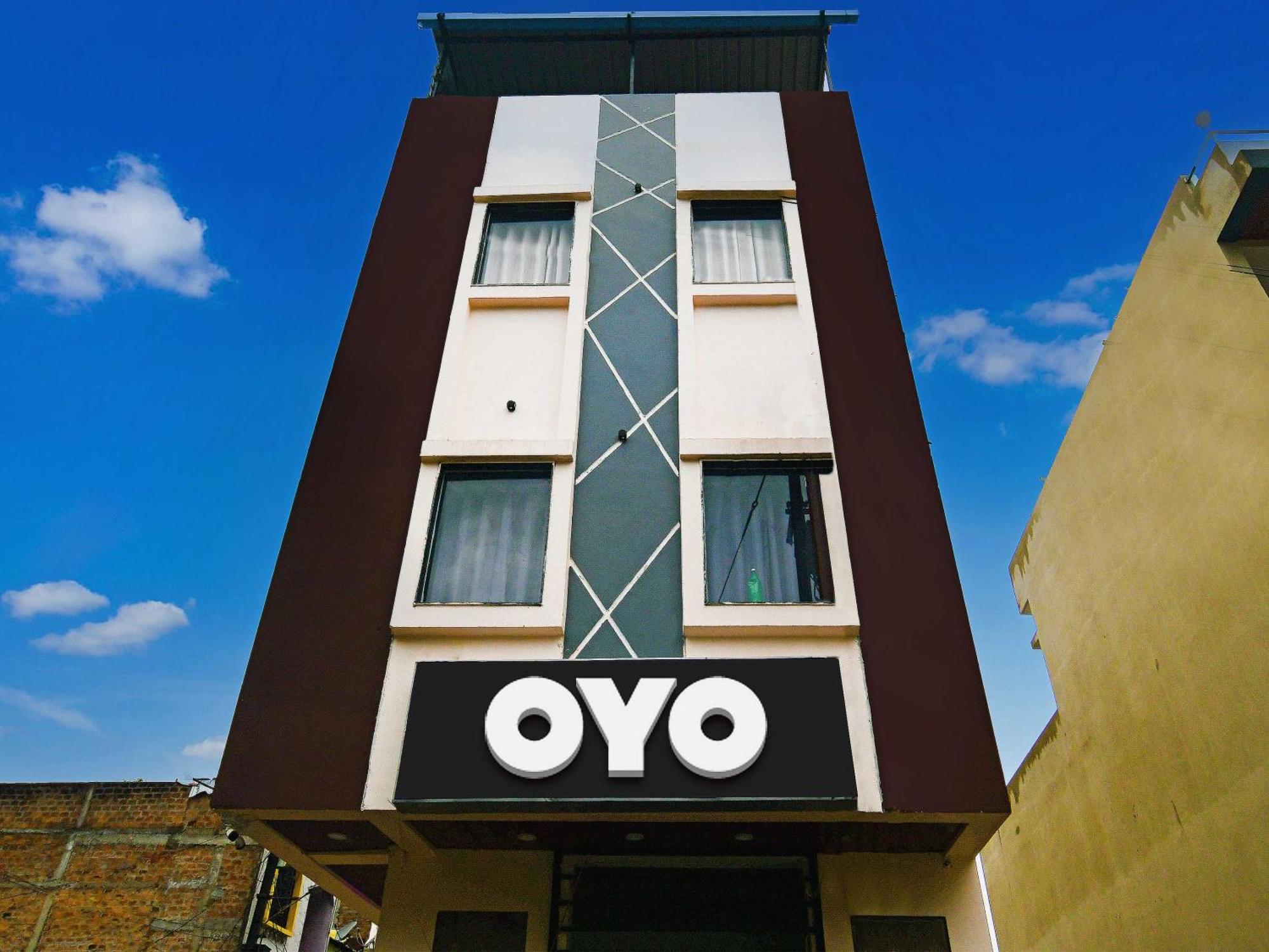 Oyo Flagship Hotel Blue Tick インドール エクステリア 写真