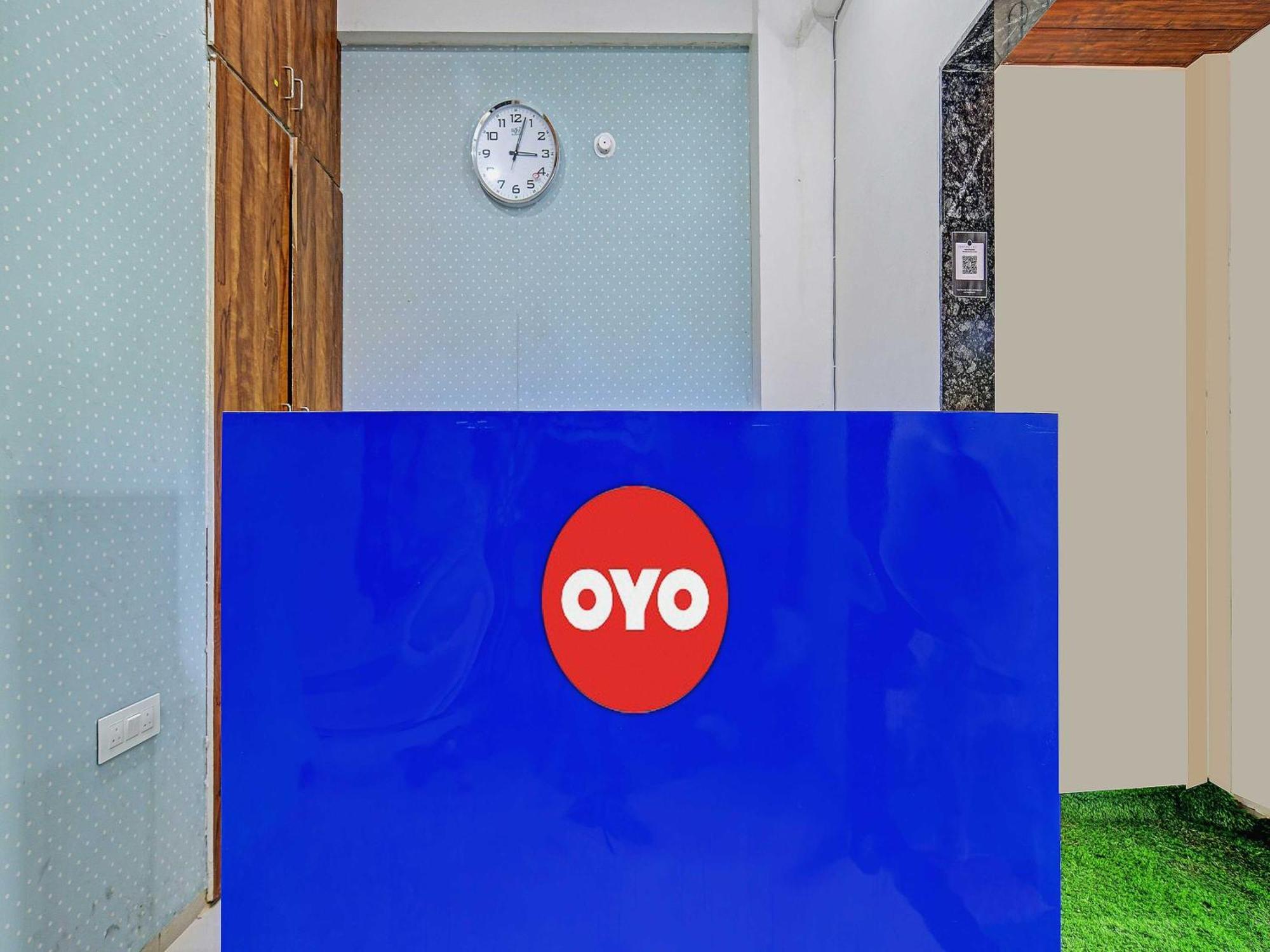Oyo Flagship Hotel Blue Tick インドール エクステリア 写真